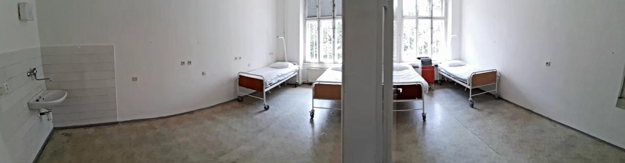 Franz Kafka Spital Hostel เบอร์โน ภายนอก รูปภาพ
