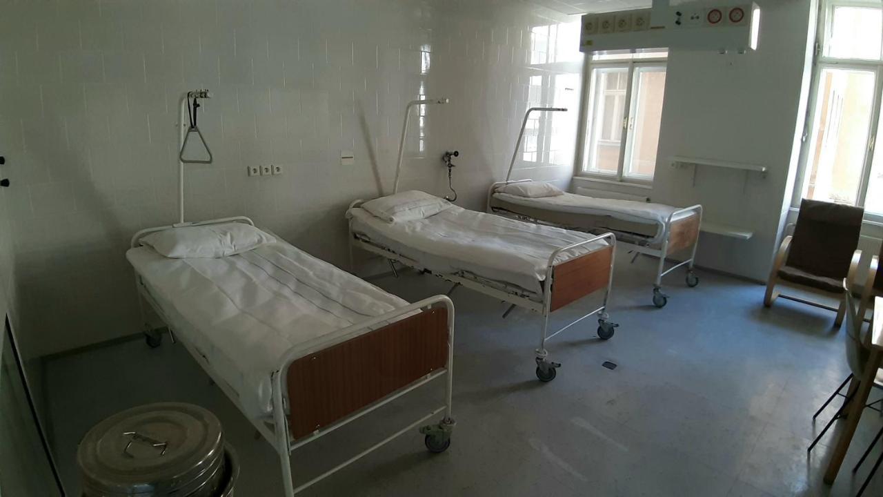 Franz Kafka Spital Hostel เบอร์โน ภายนอก รูปภาพ